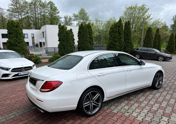 Mercedes-Benz Klasa E cena 134900 przebieg: 132000, rok produkcji 2019 z Krapkowice małe 277